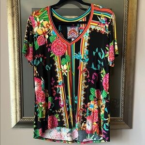 Johnny Was Andra Favorite V-Neck Swing Tee Top Small